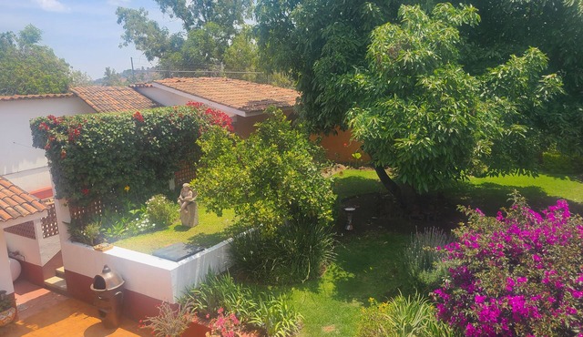 Centrally located spacious 5-bedroom casa with WiFi indoor pool in Pátzcuaro