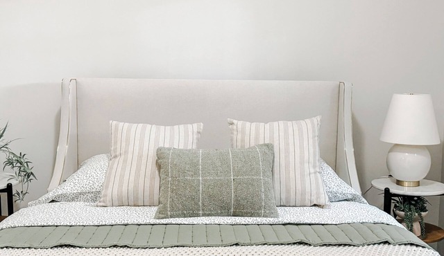 Centrally located Spacious & Comfortable 2 Master Bedroom Home For large Groups