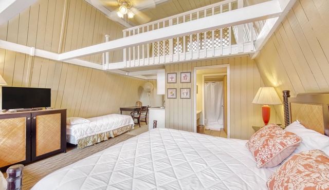 Centrally-Located Studio w/Free WiFi, Shared Pool, Grills, & Kitchenette