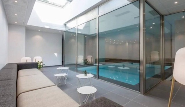 Centrally Located Studio Apartment w/ Indoor Pool