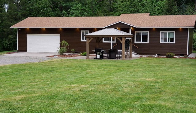 Centrally located Sumner/Bonney Lake home Nestled on a 5 Acre Estate