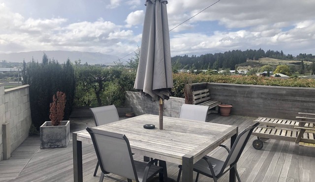 Centrally located to all Central Otago Attractions