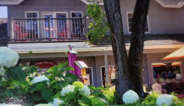 Centrally located to everything Fish Creek has to offer