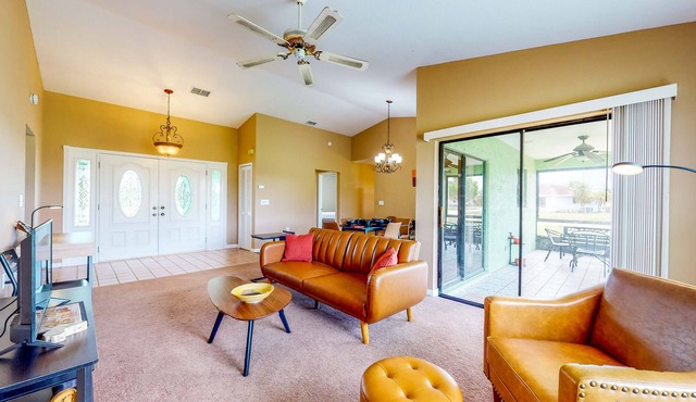 Centrally Located, Screened-In Lanai, Dog Friendly