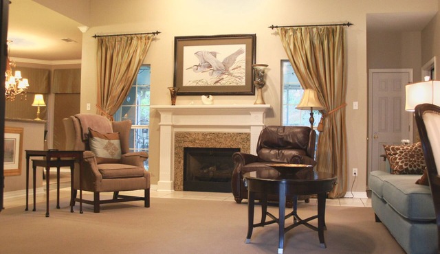 Centrally Located- 2 mi. North of downtown OS with screened porch, full kitchen