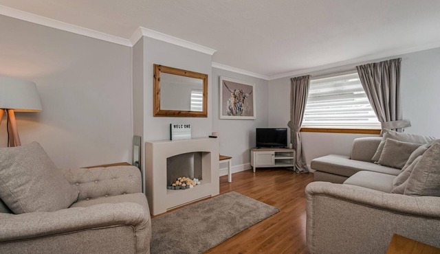 Centrally Situated 1 Bedroom House in Cumbernauld