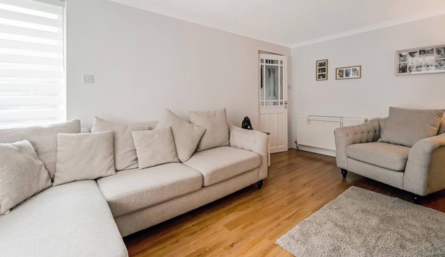 Centrally Situated 1 Bedroom House in Cumbernauld