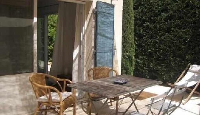 CENTRE HISTORIQUE MAUSSANE, house 72 m2 with fenced garden,