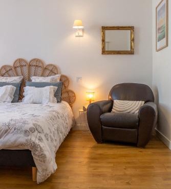 Centre historique de Vitré avec garage