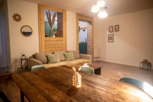 Centre Ville - appartement de caractère- baignoire Balneo