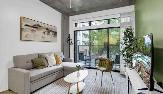 Centric 4BR |In HEART of DTPHX|Pool+Free Parking