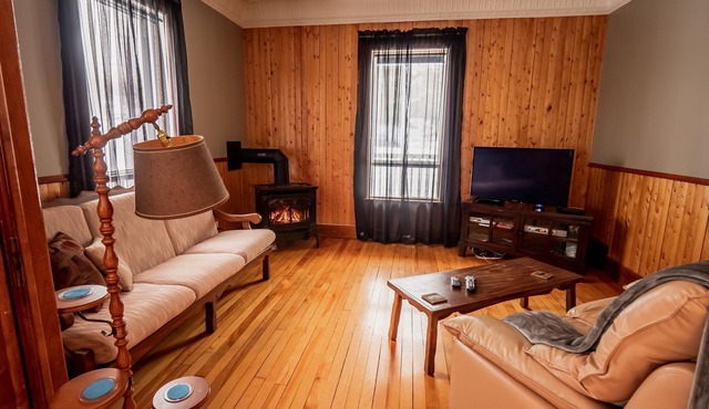 Century home for rent, bid family-friendly, near Mont Mégantic, Sugarloaf