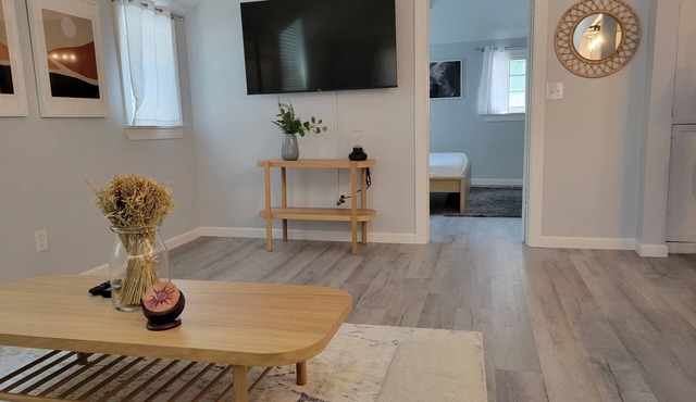 Century House - Walkable to the University of Florida, Includes Parking