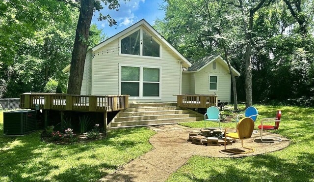 Century Oak Retreat ~ Aggieland Vacation Rentals