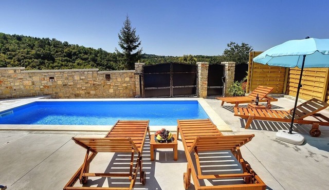 Century old and freshly restored villa with private pool, air conditioning, wifi, terrace and barbecue
