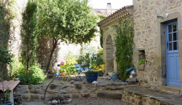 CESSERAS VILLAGE HOUSE "LE PORTAL BLEU"