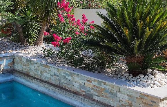 CEYRESTE. NOUVEAUTE. LOCATION A LA SEMAINE VILLA /PISCINE