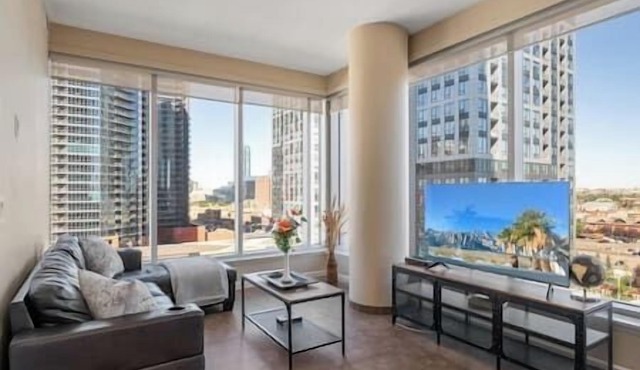 Cgy Tower Views | Mins to Saddledome | 2BR