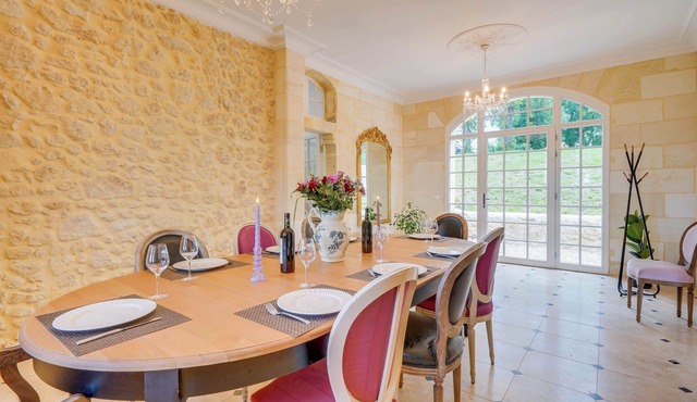 Château 4 suites, jacuzzi et sauna, proche Saint Emilion