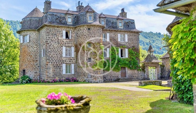 Château de La Voulte, Haute-Auvergne – A castle straight out of a fairytale.