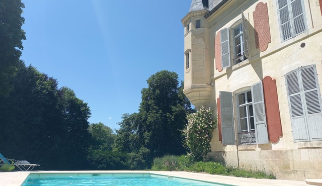 Château in Champagne, luxurious, very affordable, private for 1 Family/group