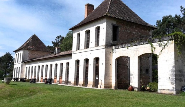 Château Neuf Le Désert