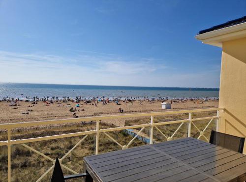 Châtelaillon-Plage: Appartement 4 pièces, 6 pers, terrasse, WIFI - FR-1-706-11