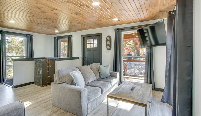 'Chène Cottage' Near Burr Oak Lake & Trailheads!