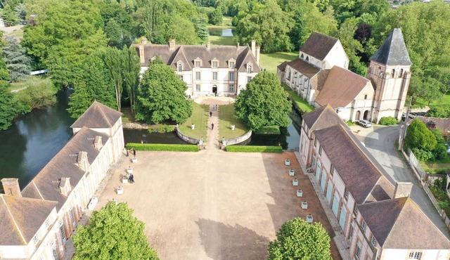 Château Studio with Water & Park Views