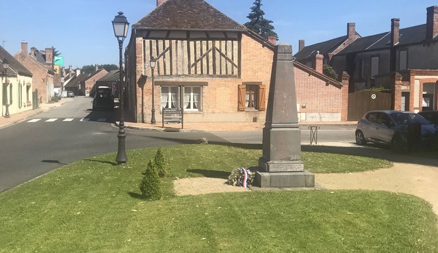 Château region/Sancerre Loire Valley large family house! Spacious w/courtyard!