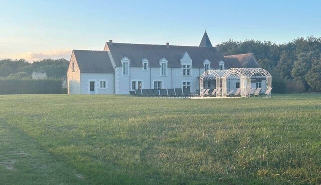 Château Bizard, 19 p, pool, near castles