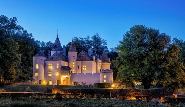 Château de Burnand (official). 11 luxury ensuite bathrooms. Heated pool.