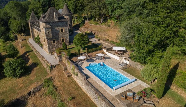 Château de Chauvac - Chambres et table d'hôtes avec vue sur la rivière