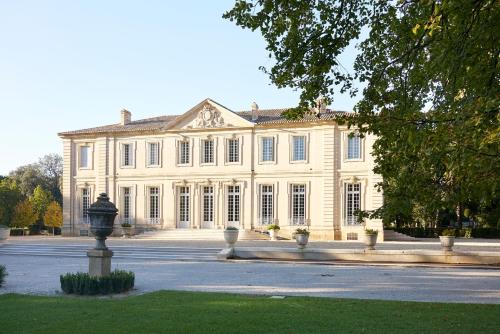 Château de la Piscine - Appartements dans le Mas au coeur d'un grand parc arboré