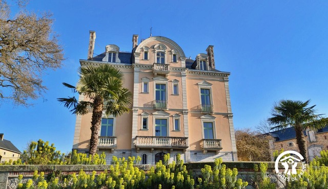 Château de la Roche 11-12 pers, historical charm, comfort included