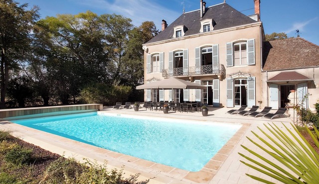 Château de Lans - Prestige in Burgundy. Heated pool | Sauna | Hammam