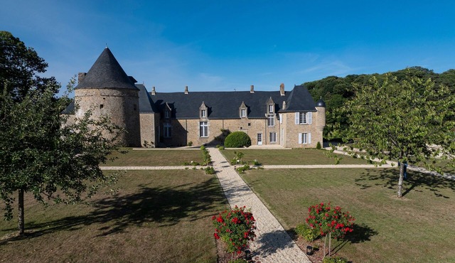 Château de Marigny - Piscine Privée, 8000m2 Jardin