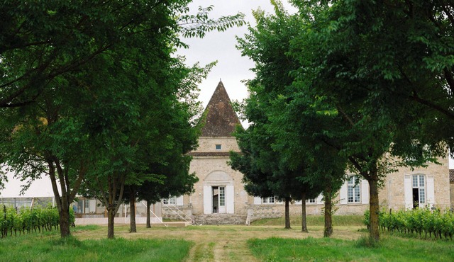 Château de Mazelières is a peaceful setting for a relaxing vacation