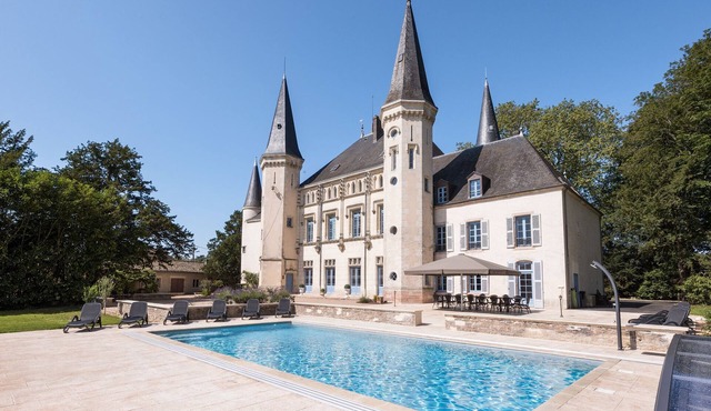 Château de Montrevost (heated swimming pool, sauna, steam room)