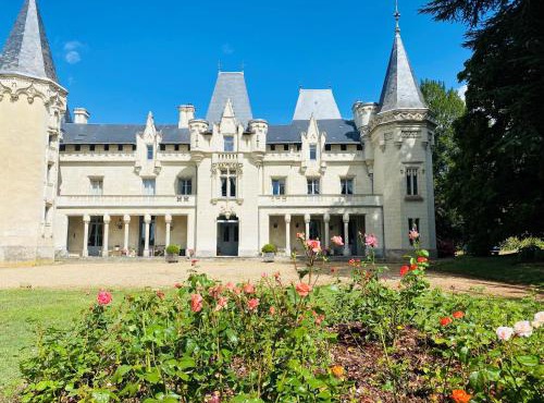 Château de Salvert - 4 Gîtes - 32 personnes