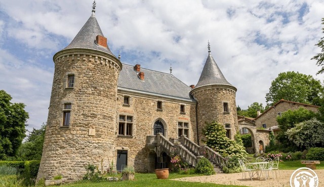 Château de Vaulx by Guillemine