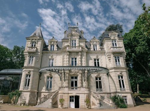 Château des Orchidées Stay in a French Castle