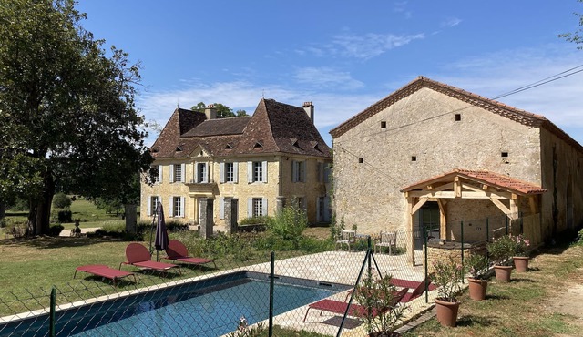Château du Marais, Périgord noir, Pool House studio 40m2, private swimming pool*, private garden