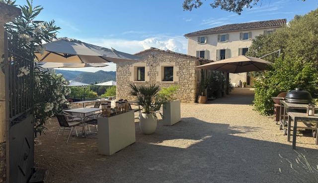 Château les Gardis, Lourmarin, vue magnifique sur le Luberon