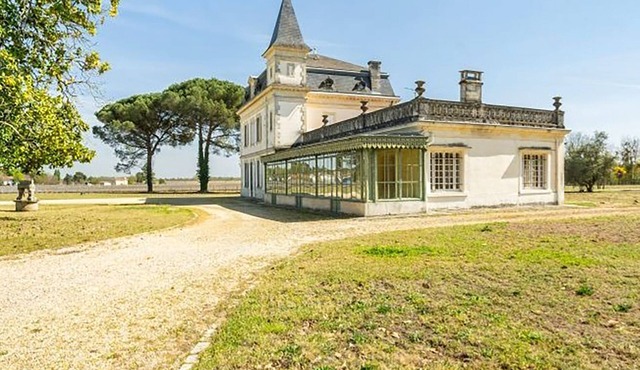 Château Méjean Studios Elevation