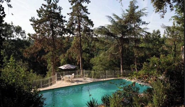 Château Stay – 1BR/4P with Pool & Park Access