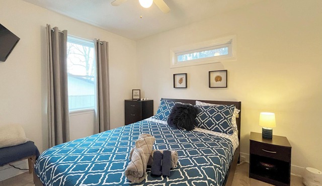 Charming Home in Coveted Port Dalhousie – Steps from the Lake!