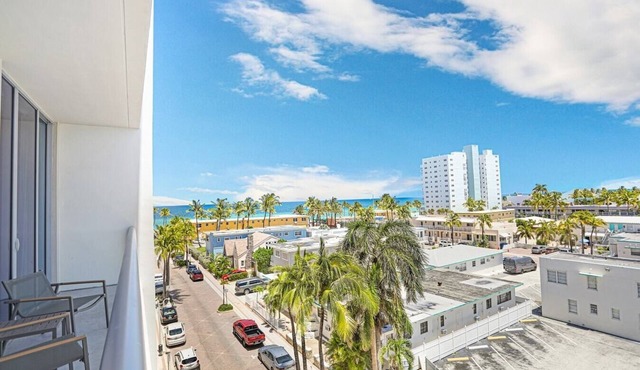 CH Luxury Spacious Beach Condo | Ocean Breeze-CS40