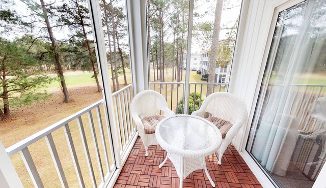 CH3612, Stay & Play, Ideal Golf Unit for Relaxation