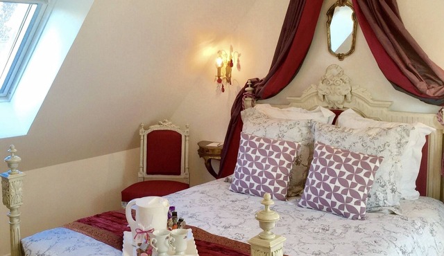 Chambre Emily: Maison Elincourt B&B/Chambres d'Hôtes and Spa + pdj + Spa